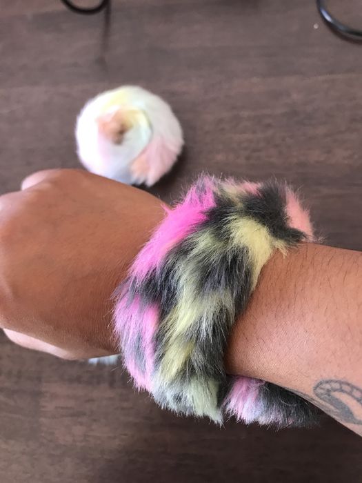 Pulseiras magnéticas e elásticos de pêlo da Claire’s | NOVOS