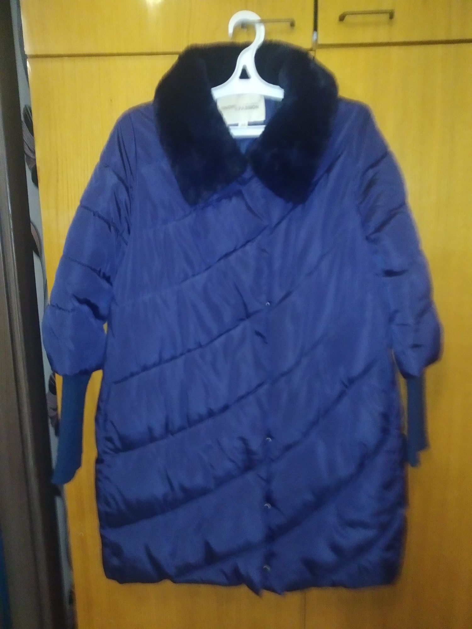 Продам пальто куртку женскую,рр 40 (s/m) , состояние супер,теплющее