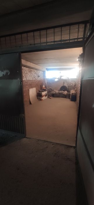 Гаражний бокс у гаражному кооперативі 11 по вул. Б. Хмельницького