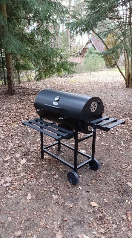 Grill Węglowy BLACK XL – Beczka z Półkami, Termometrem i Matą