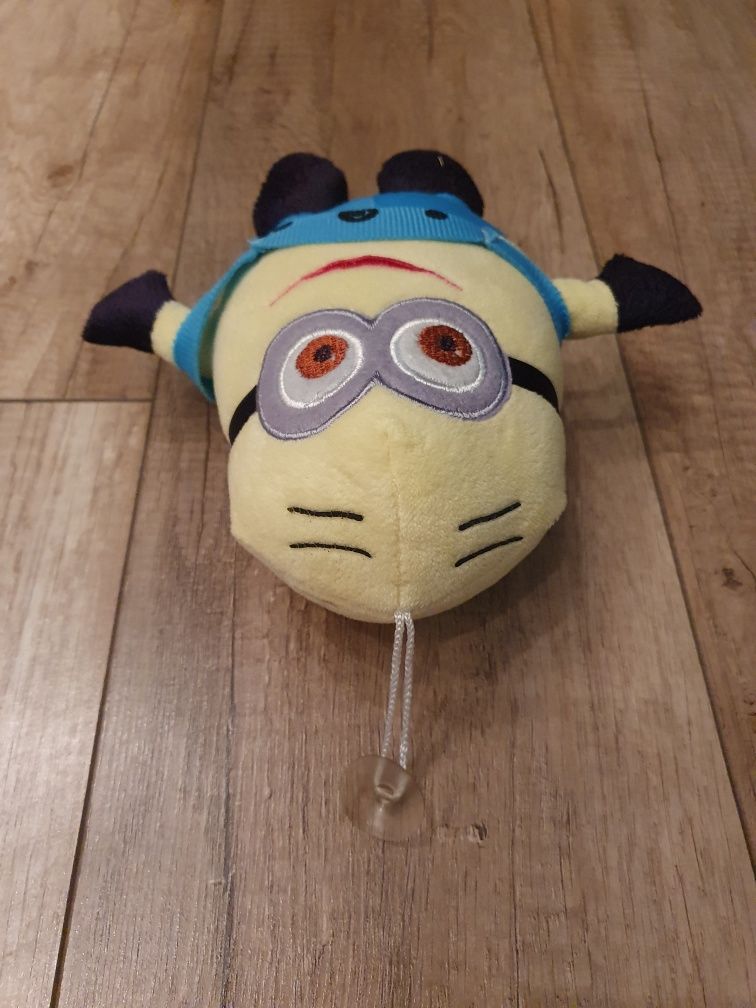 MINIONS maskotka MINIONEK Dave z przyssawką do zawieszenia 24 cm