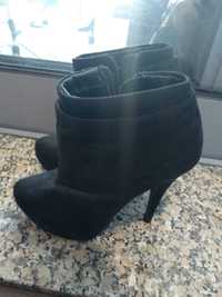 Botas  pretas Seaside tamanho 37