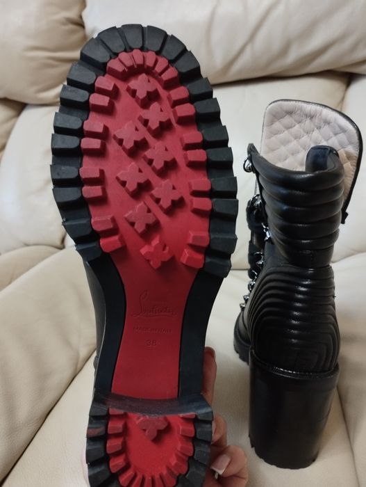 Лабутени шкіряні Christian Louboutin 38 розмір