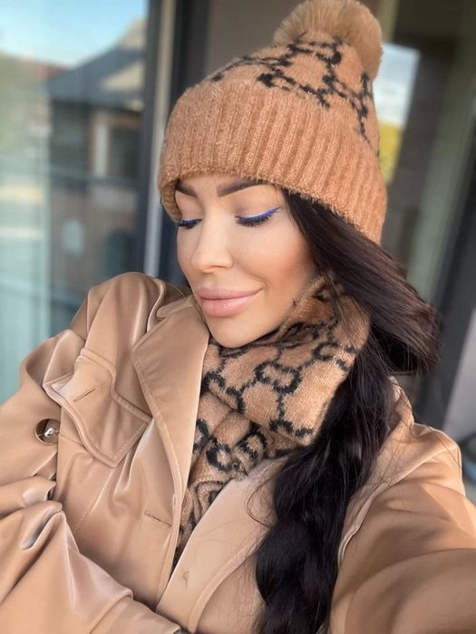 Komplet czapka i komin karmel