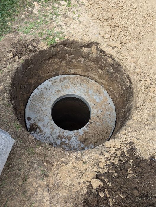 Копання септиків. Виготовлення кругів для септика. Також є кришки