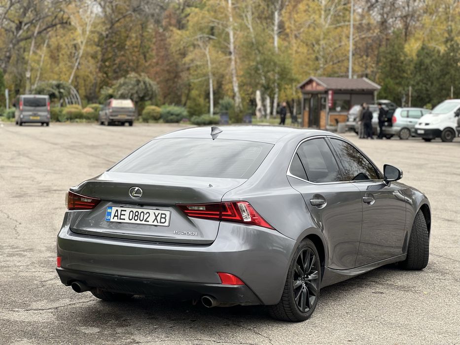 Lexus IS 2016 2.0t  возможен обмен