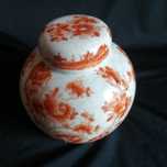 Pote em louça de Macau