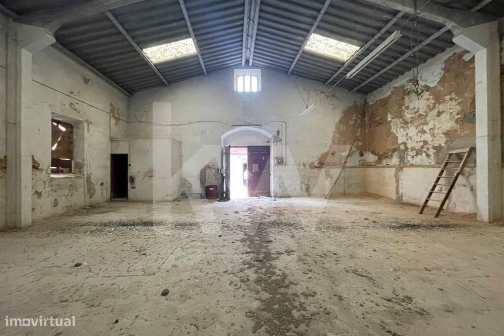 Ótimo Investimento no Centro Histórico de Peniche - De armazéns a habi