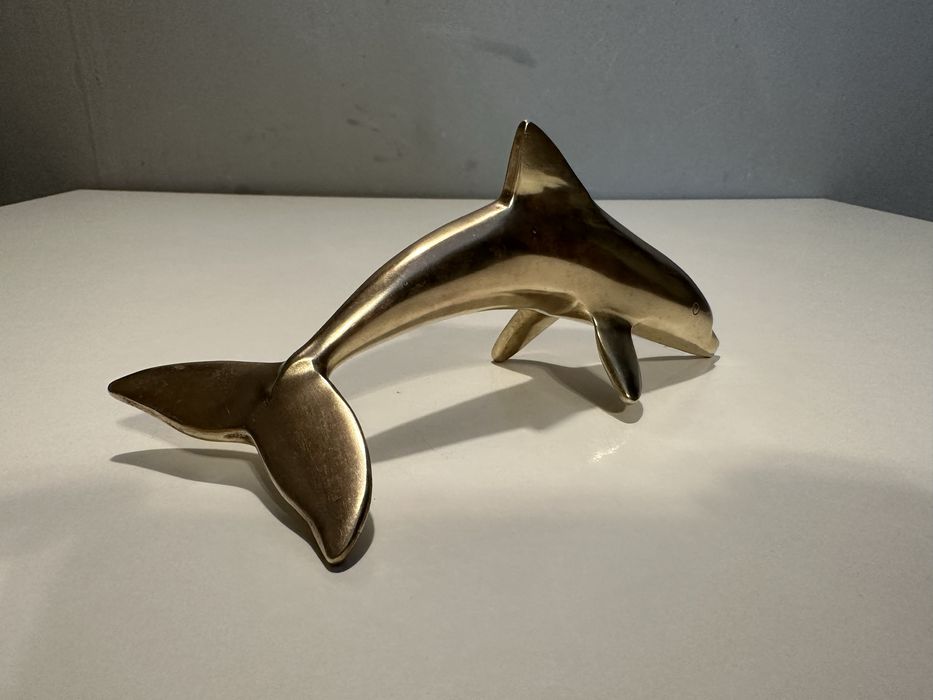 Escultura de golfinho em latão. Anos 60/70.
