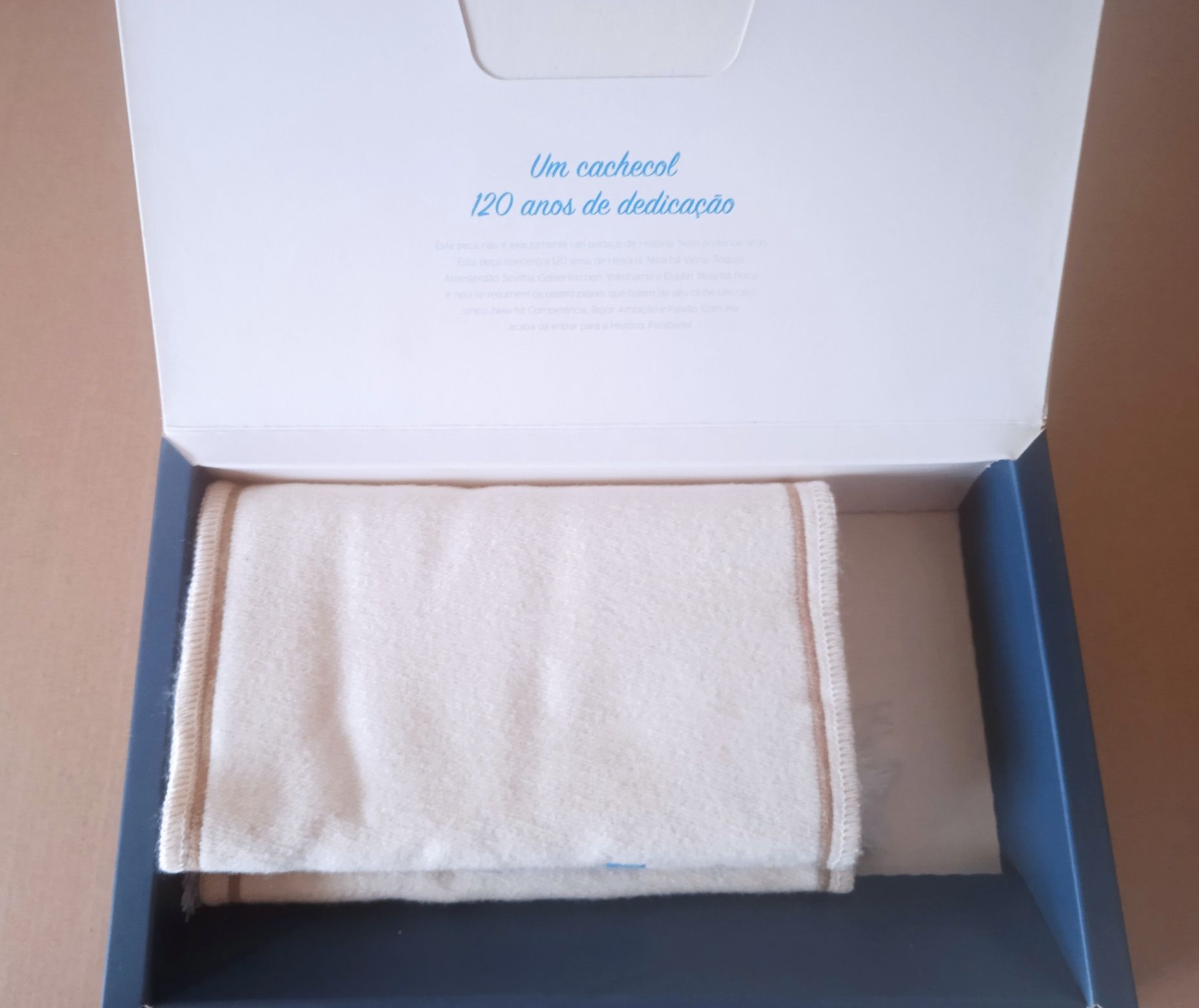 Futebol Clube do Porto - Cachecol - 120 anos
Novo , em caixa original