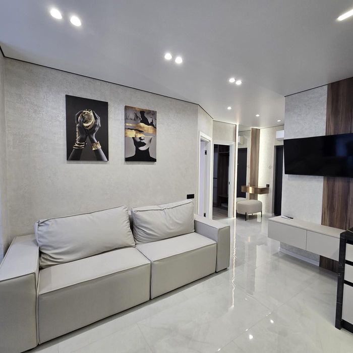 МАНХЕТТЕН/ОЗЕРО/стильна квартира з кухнею-студією