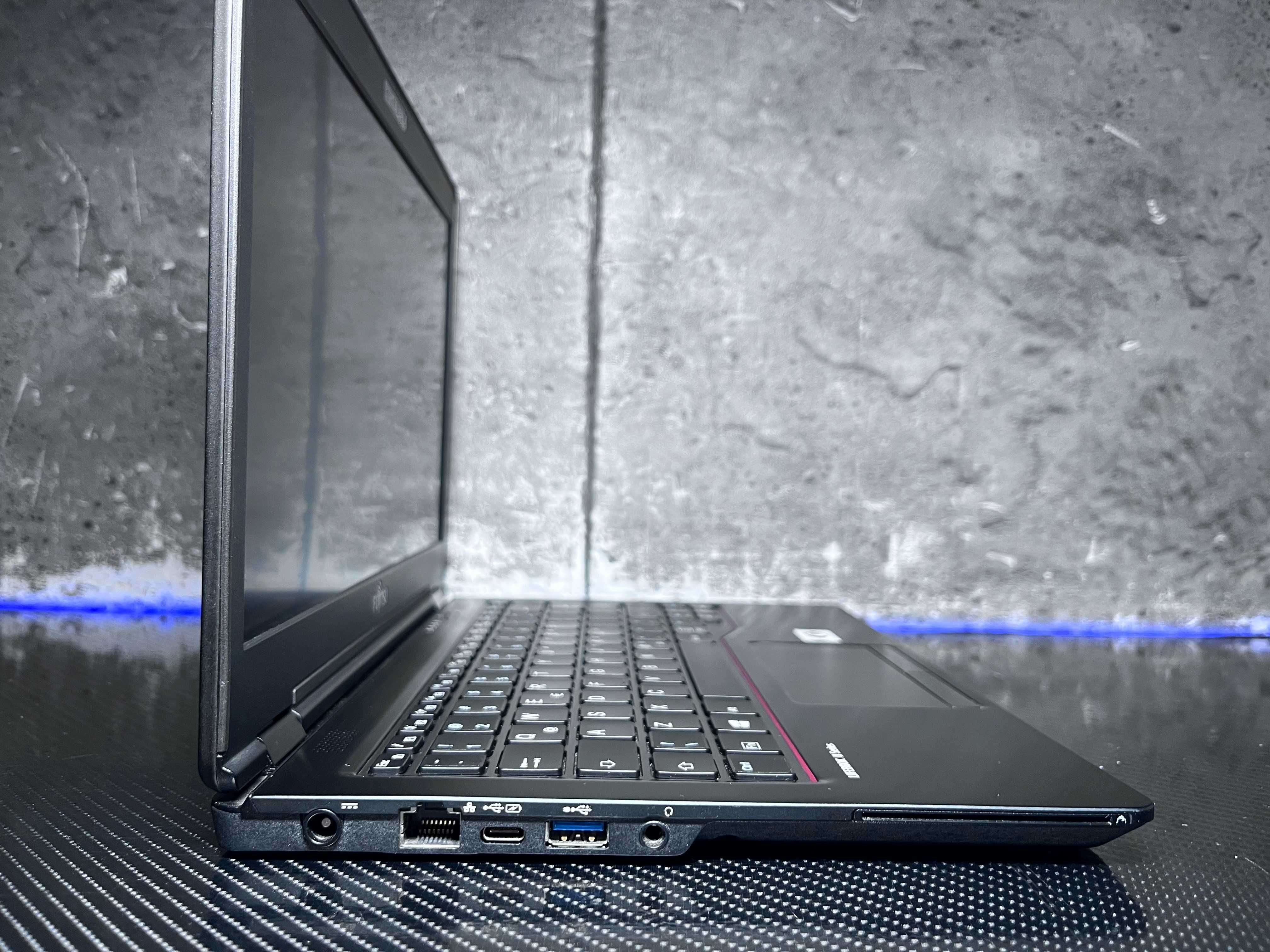Fujitsu Lifebook | Mały japoński potwór | i5-8250U 16GB 512GB FHD  W11
