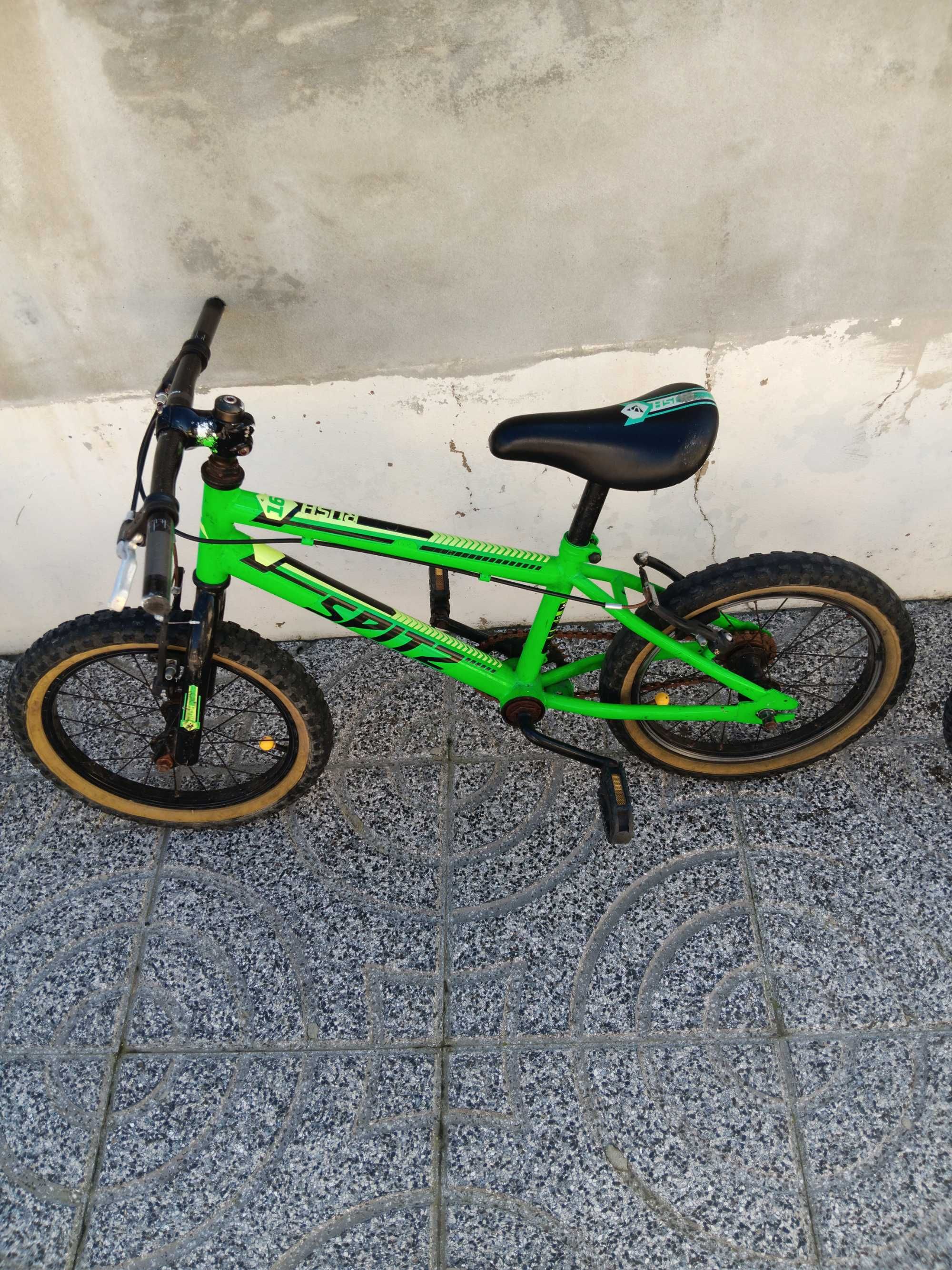 Bicicletas de criança.