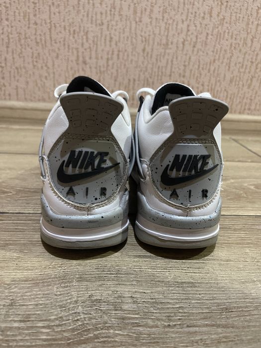 Кроссовки Nike air jordan 4 retro