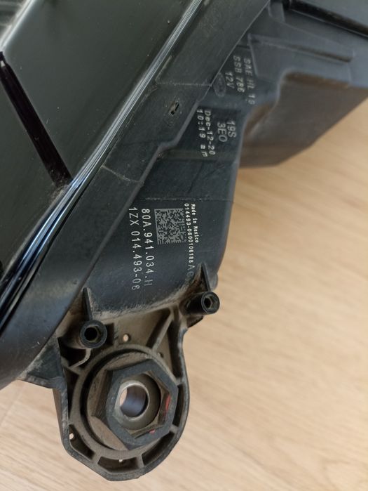 Reflektor Audi Q5 SQ5 Prawy