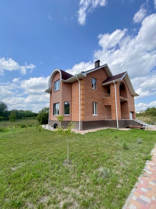 Сучасний будинок Ясногородка (Фастівський р-н)