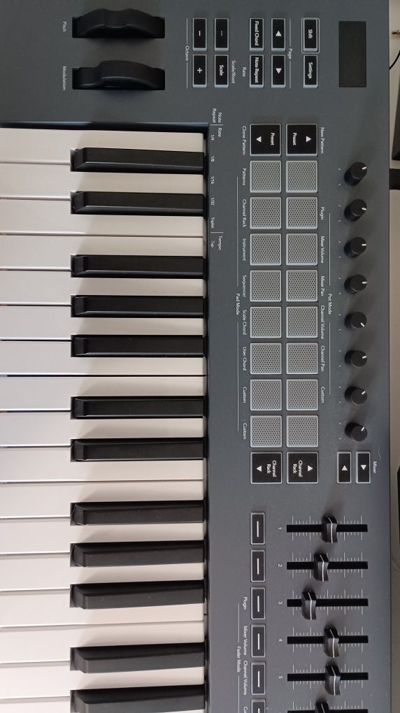 Novation FL keys 49 usado 3 vezes comprado em dezembro com garantia