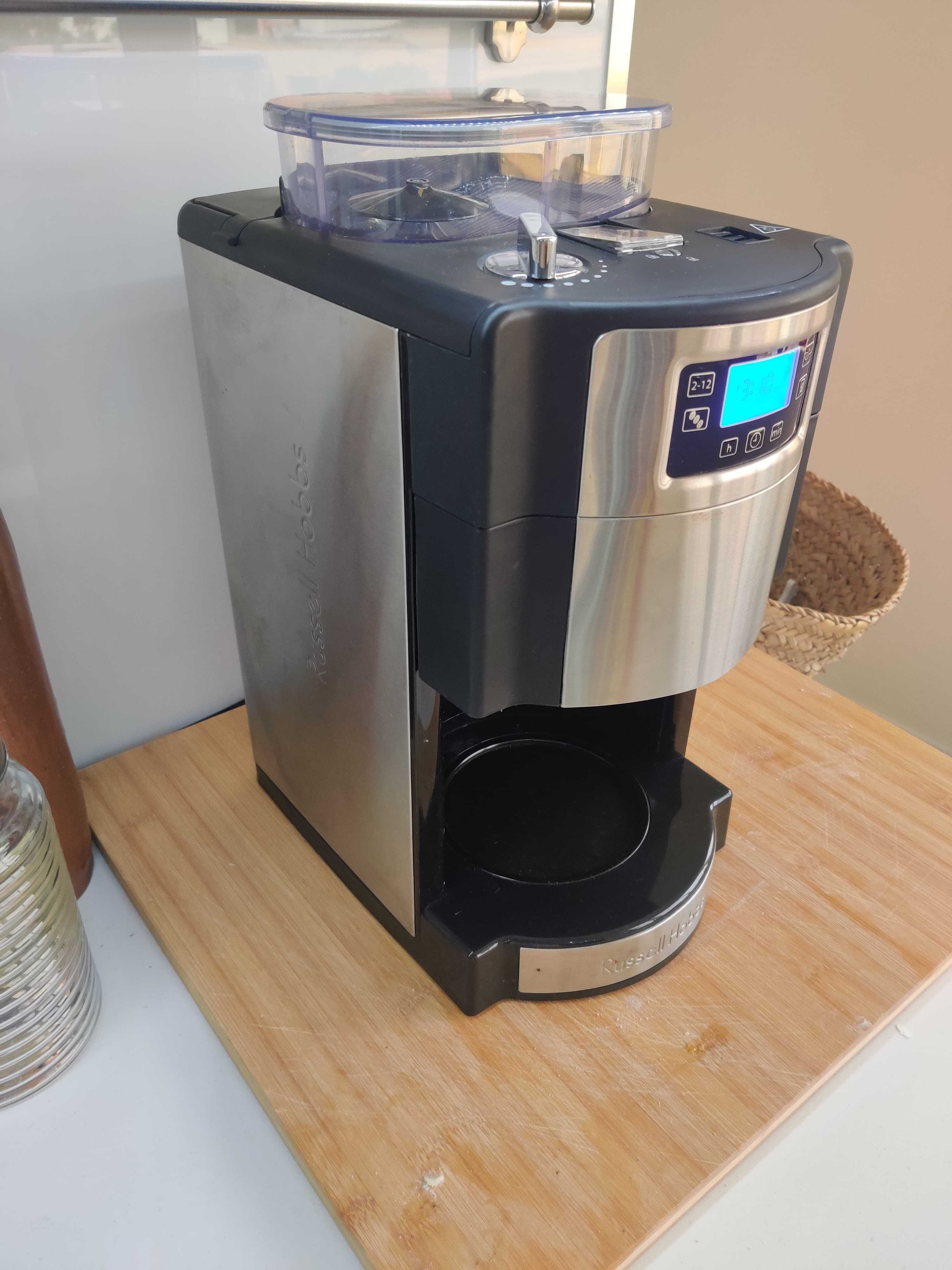 Máquina de café Russell Hobbs (com moínho)