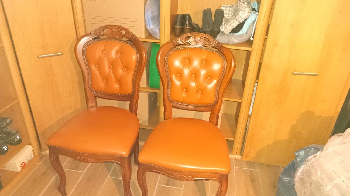 Dwa stylowe krzesła Ludwik dąb skóra naturalna