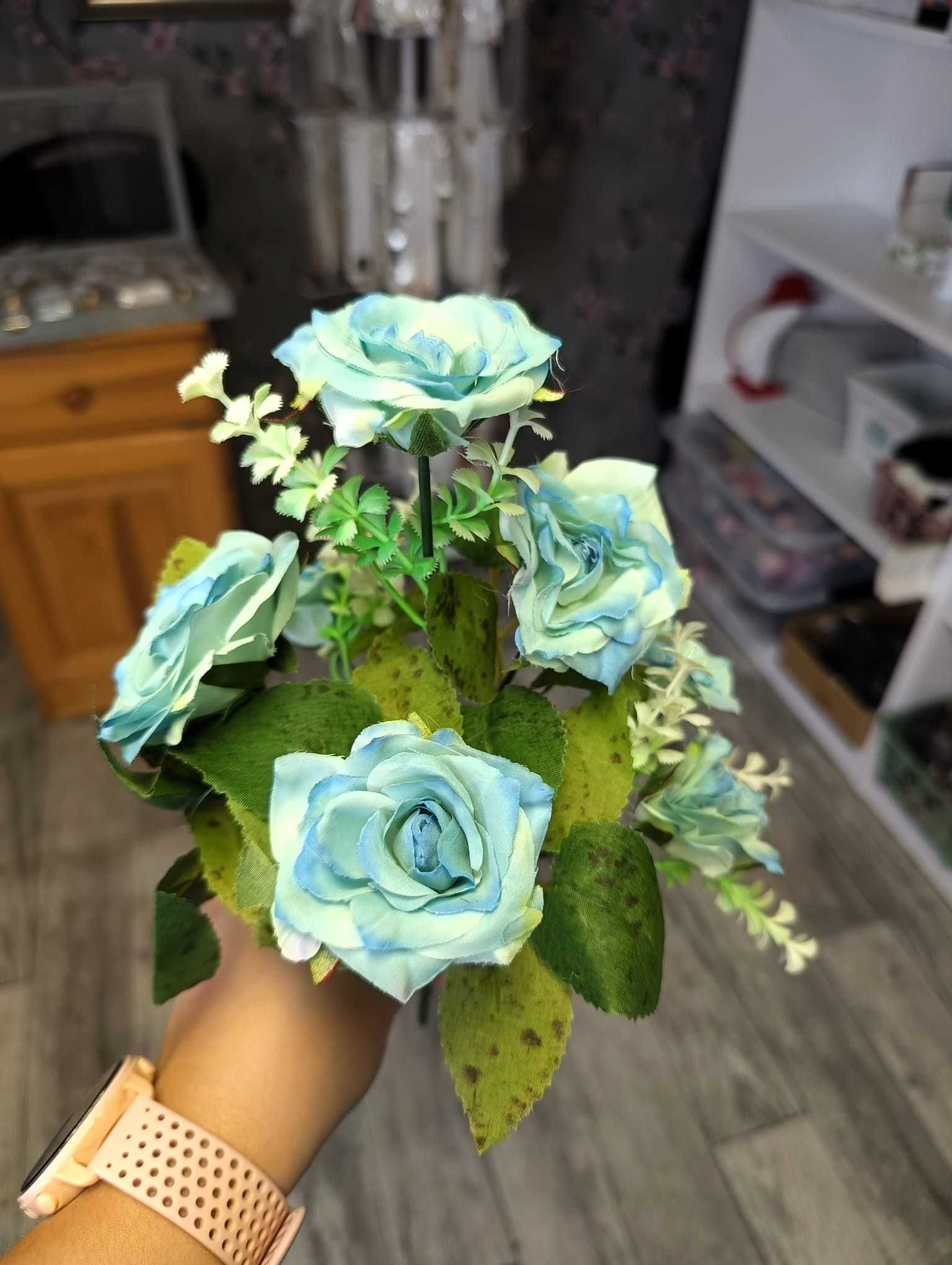 Bukiet kwiatów sztucznych róże błękitne