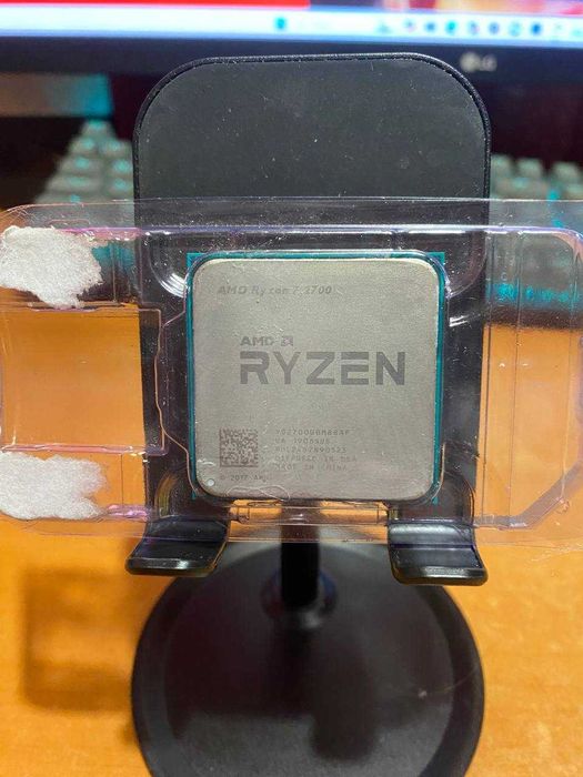 Процессор AMD Ryzen 7 2700