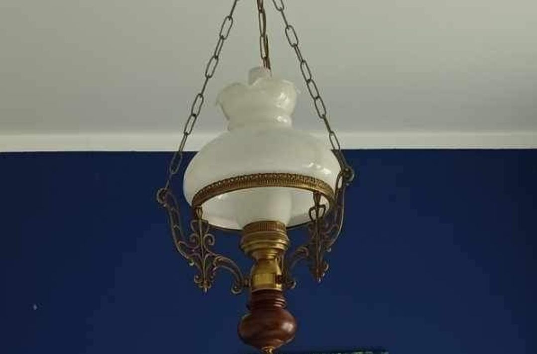 Piękny żyrandol holenderski