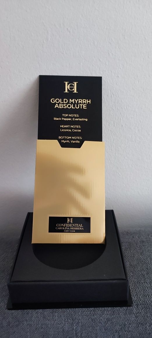 Carolina Herrera gold myrrh absolute