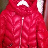 куртка ,червона , нова  розмір 44-46куплена в італії