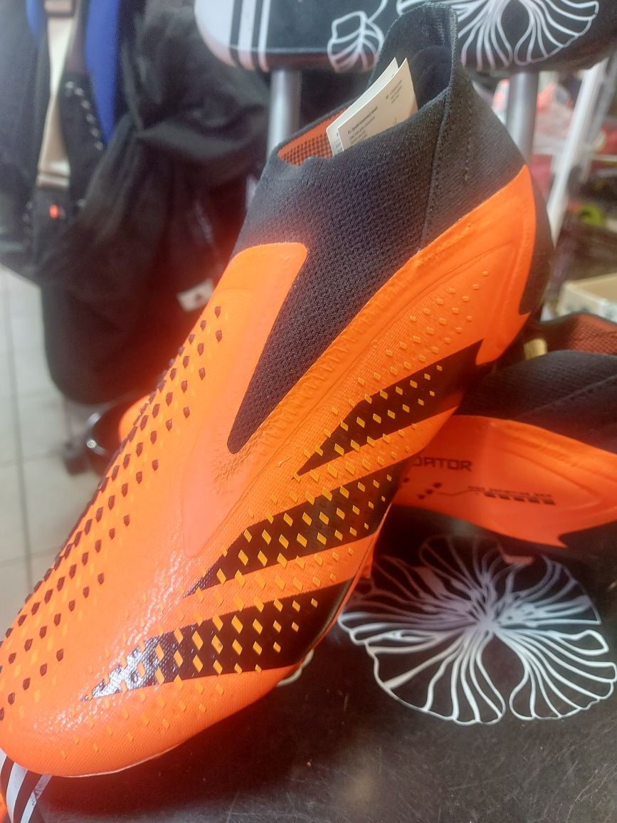 Футбольні бутси adidas Predator Accuracy+ SG
GW4568-EU