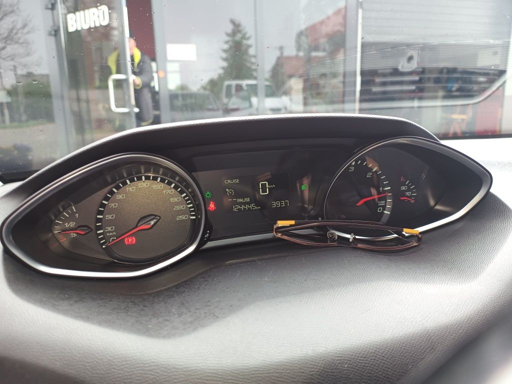 Peugeot 308 style navi klimatronik alufelgi salon Polska garazowany