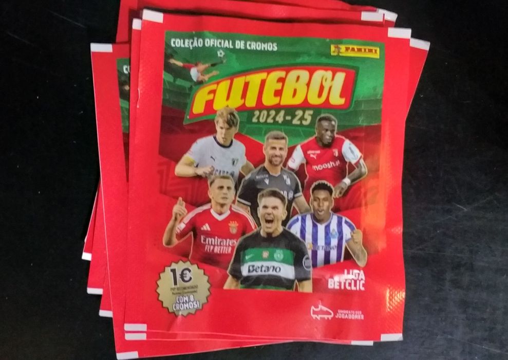 8 Carteiras  cromos  futebol  época 2024/25 da Panini