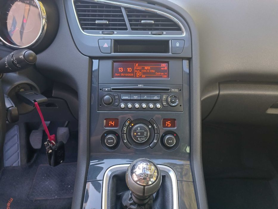 PEUGEOT 5008 1.6 HDI 112cv 7 lugares 2009 1 dono