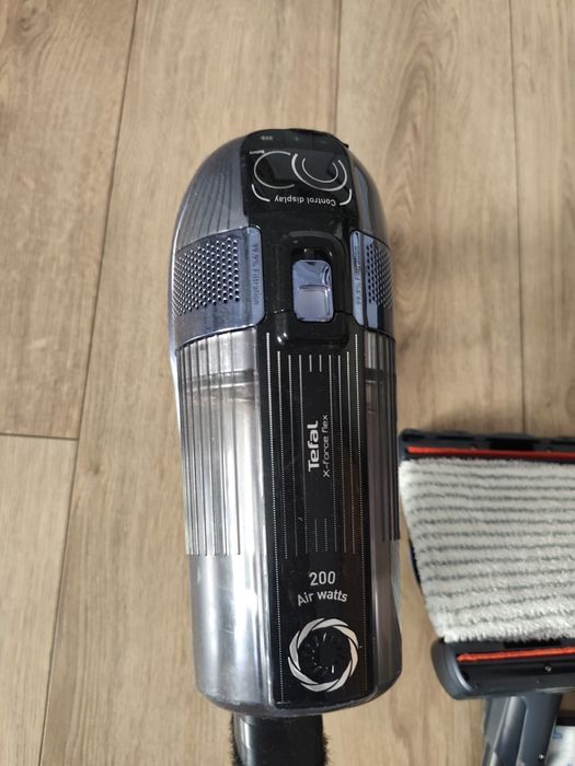 Odkurzacz pionowy Tefal mokro sucho dwie baterie