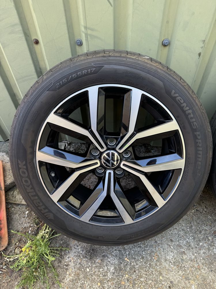 Диски з шинами і TPMS Volkswagen оригінал R17 для Passat, Golf, Arteon