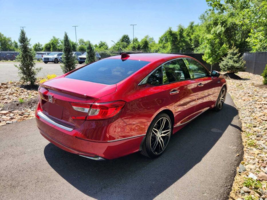 Honda Accord Hybrid Touring      2021