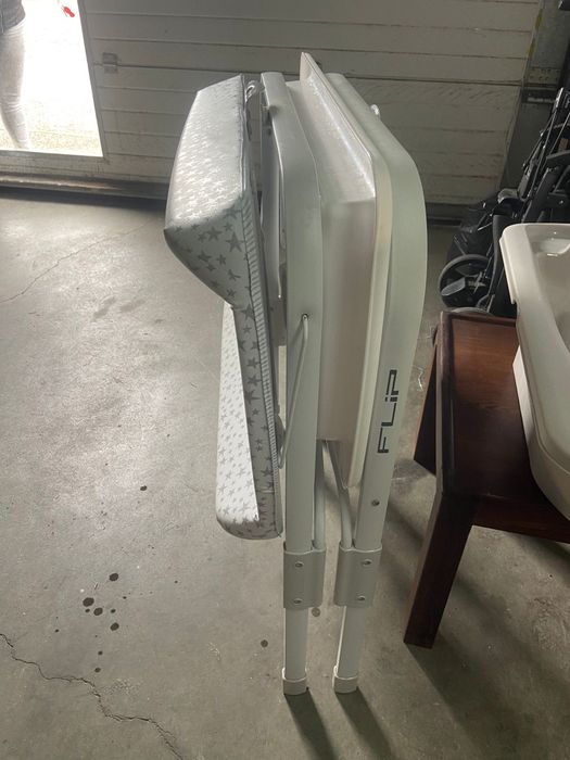 Trocador de fralda com banheira