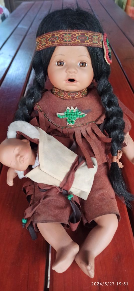 Porcelanowa lalka indianka z dzieckiem unikat