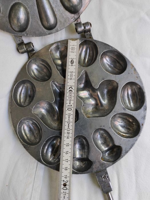 Форма для випічки, горішниця з білочкою радянських часів орешница