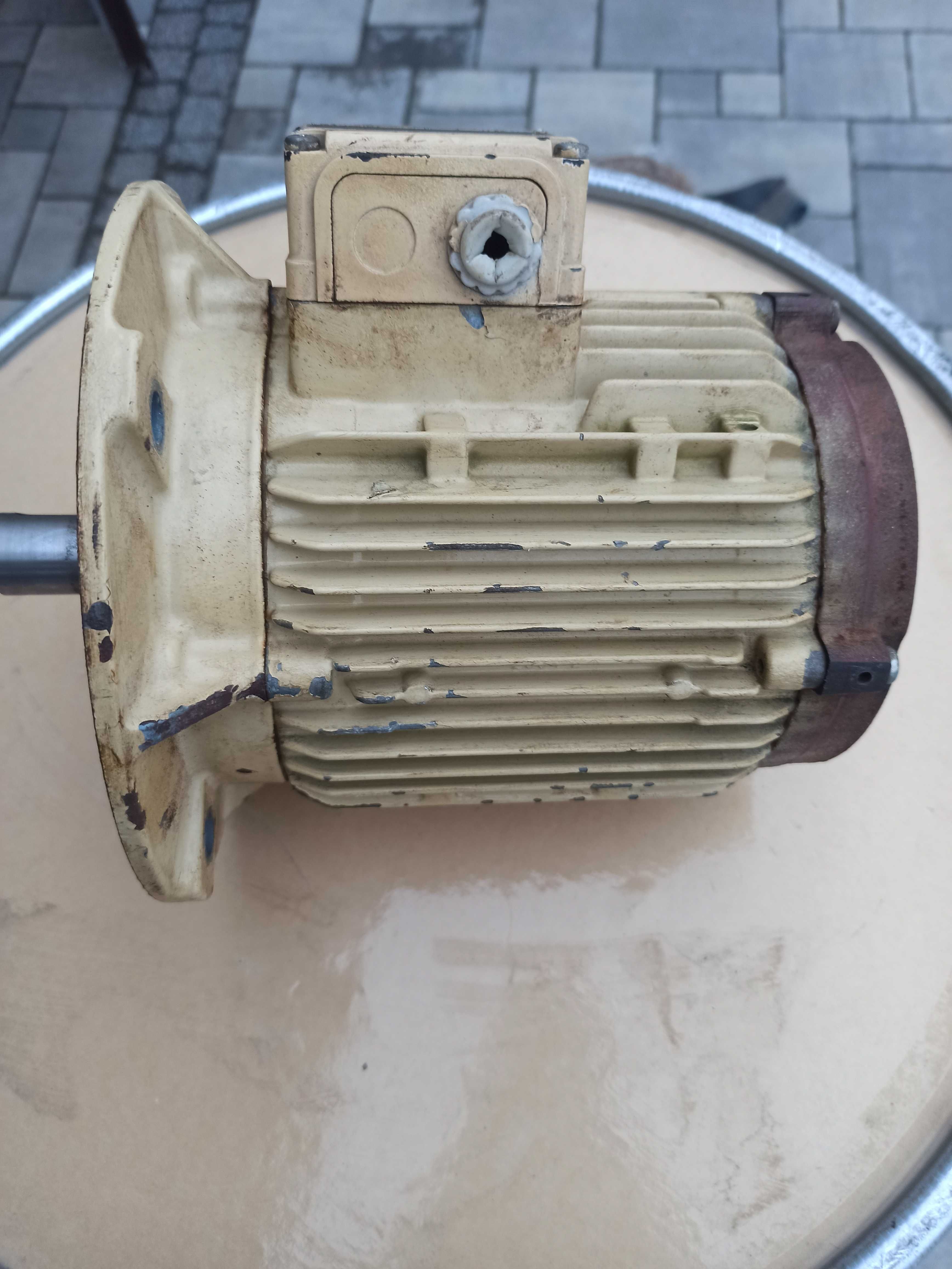 Sprzedam silnik elektryczny