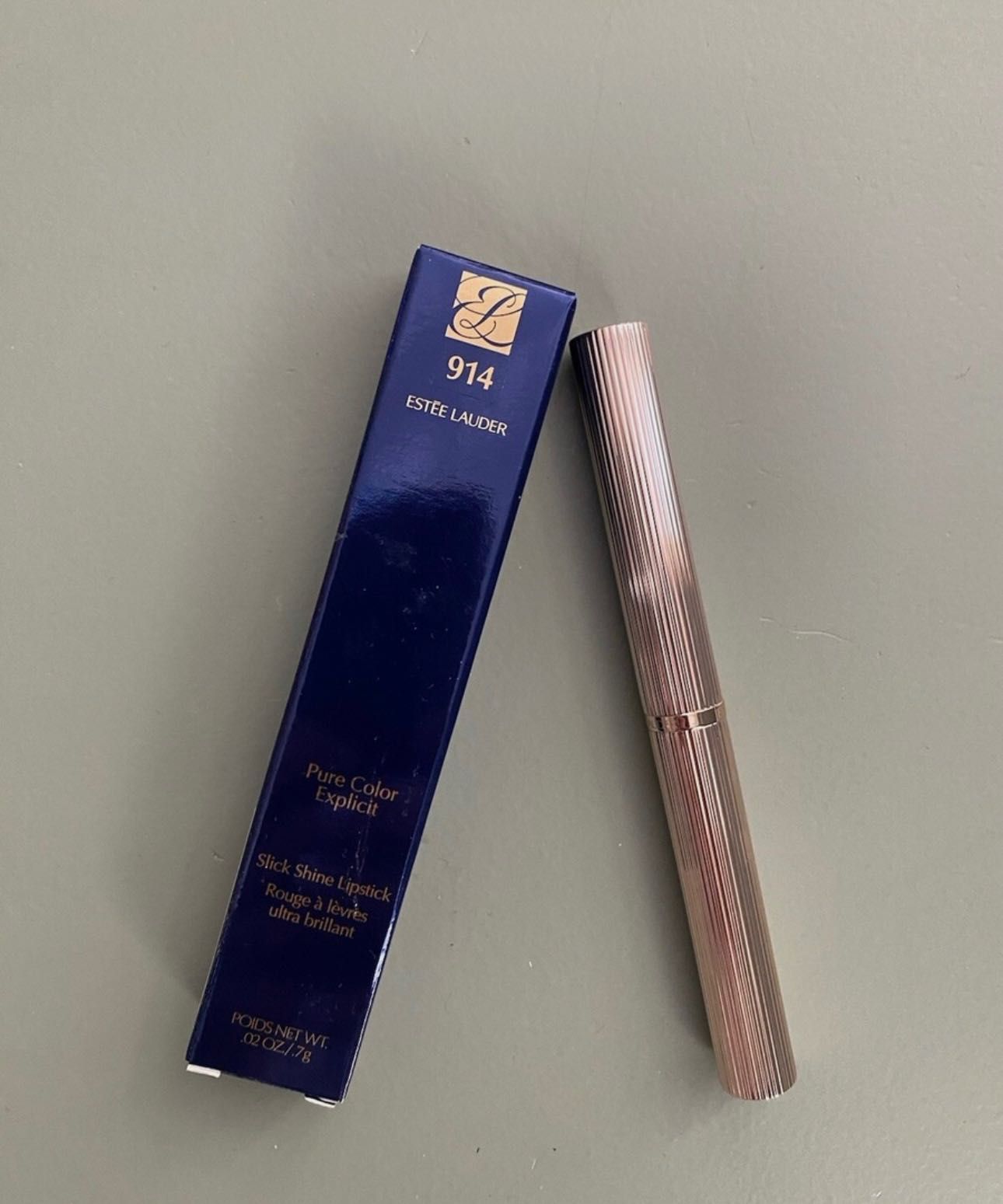 Pomadka Estee Lauder czerwona