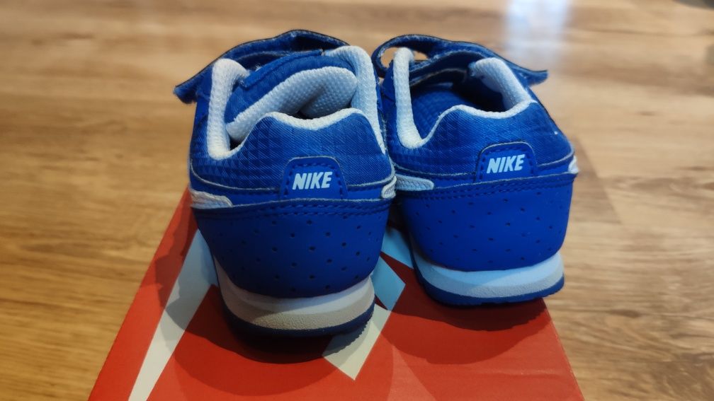 Adidasy chłopięce Nike rozmiar 21 wkładka 12,5 cm  tenisówki buciki
