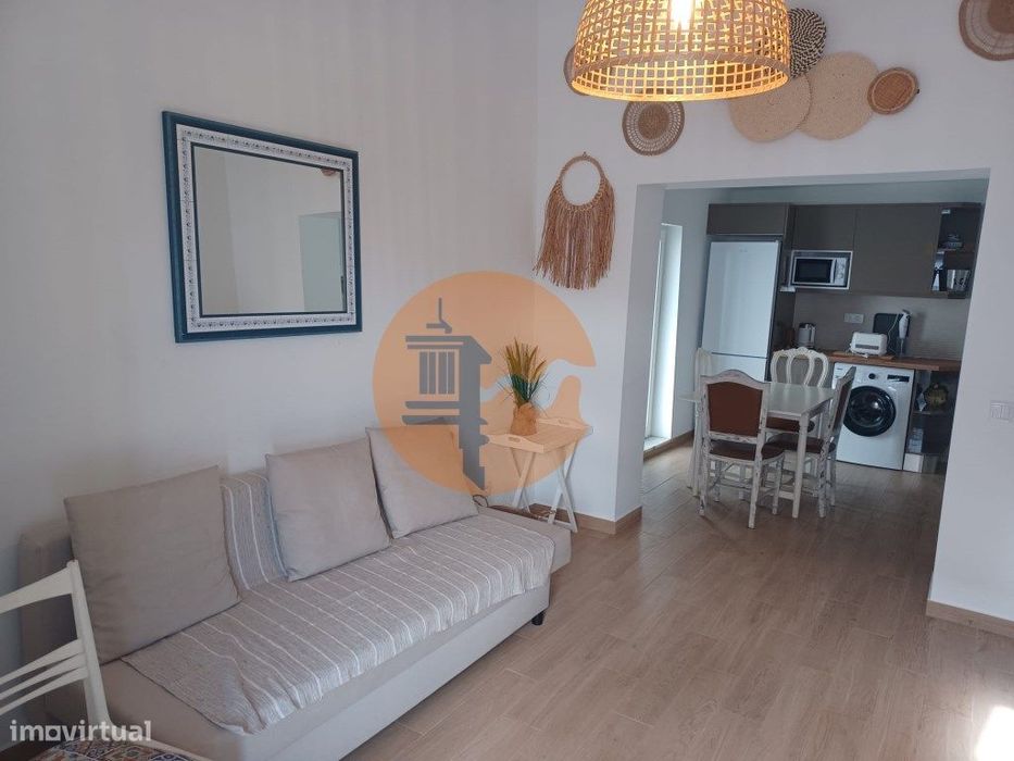 Moradia T2 para arrendamento de Setembro a Junho.