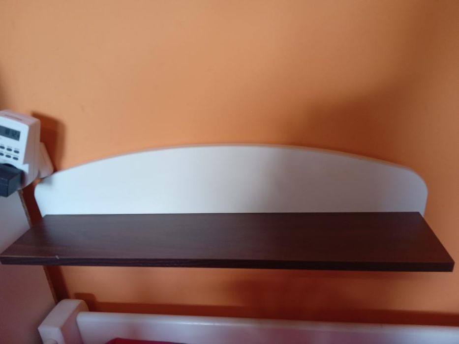 Szafa dla dziecka wraz ze słupkiem i półką scienna