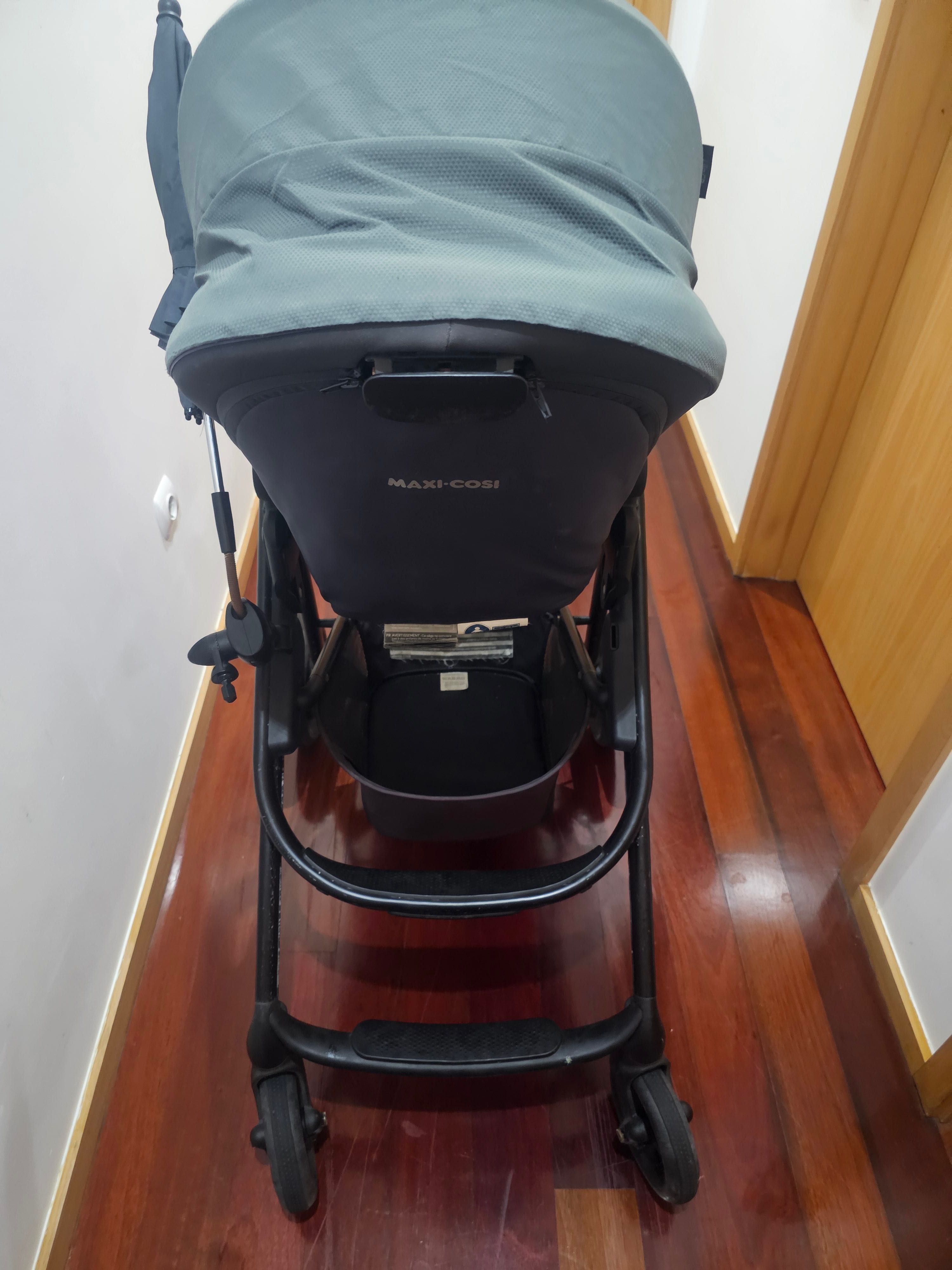 Carrinho da marca Maxi Cosi