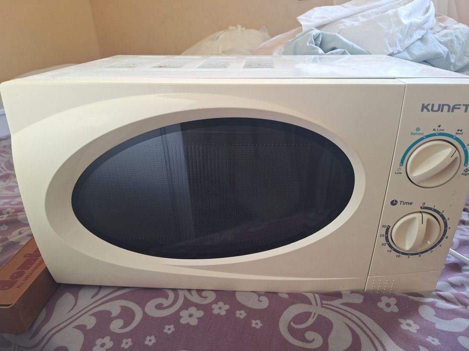 Eletrodomésticos e cadeiras