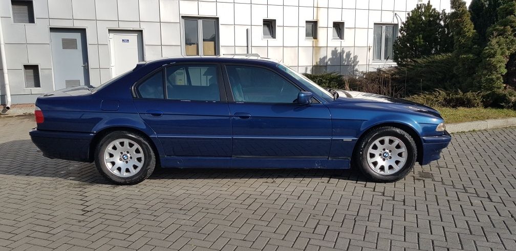 BMW 38. Механика 3.5 бензин/газ 1998г.р.