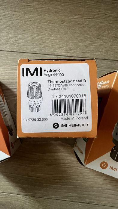 Trzy głowice termostatyczne IMI Heimeier head D