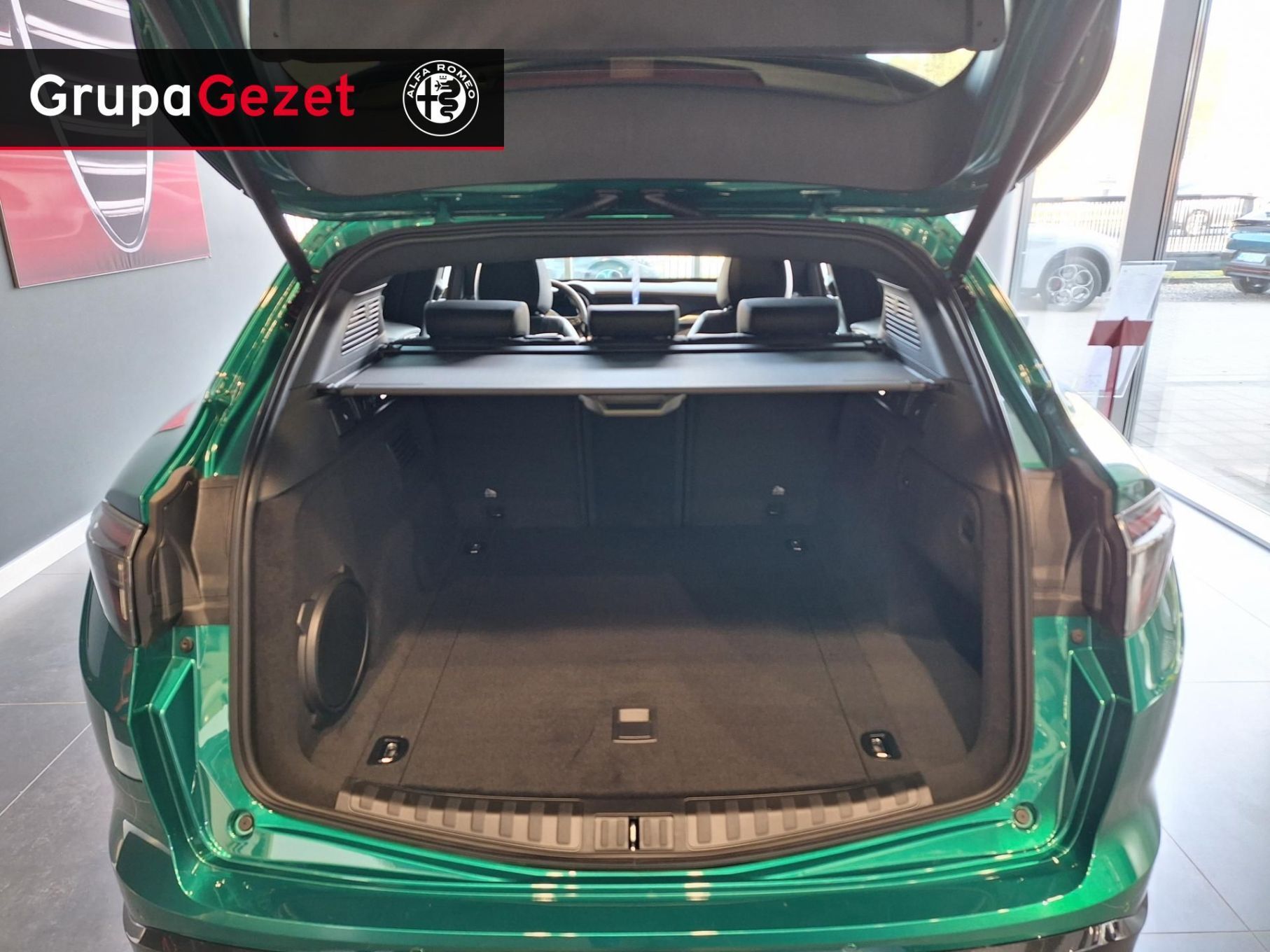 Alfa Romeo Stelvio Veloce 280KM AT8 Q4 Szklany dach Felgi 21"