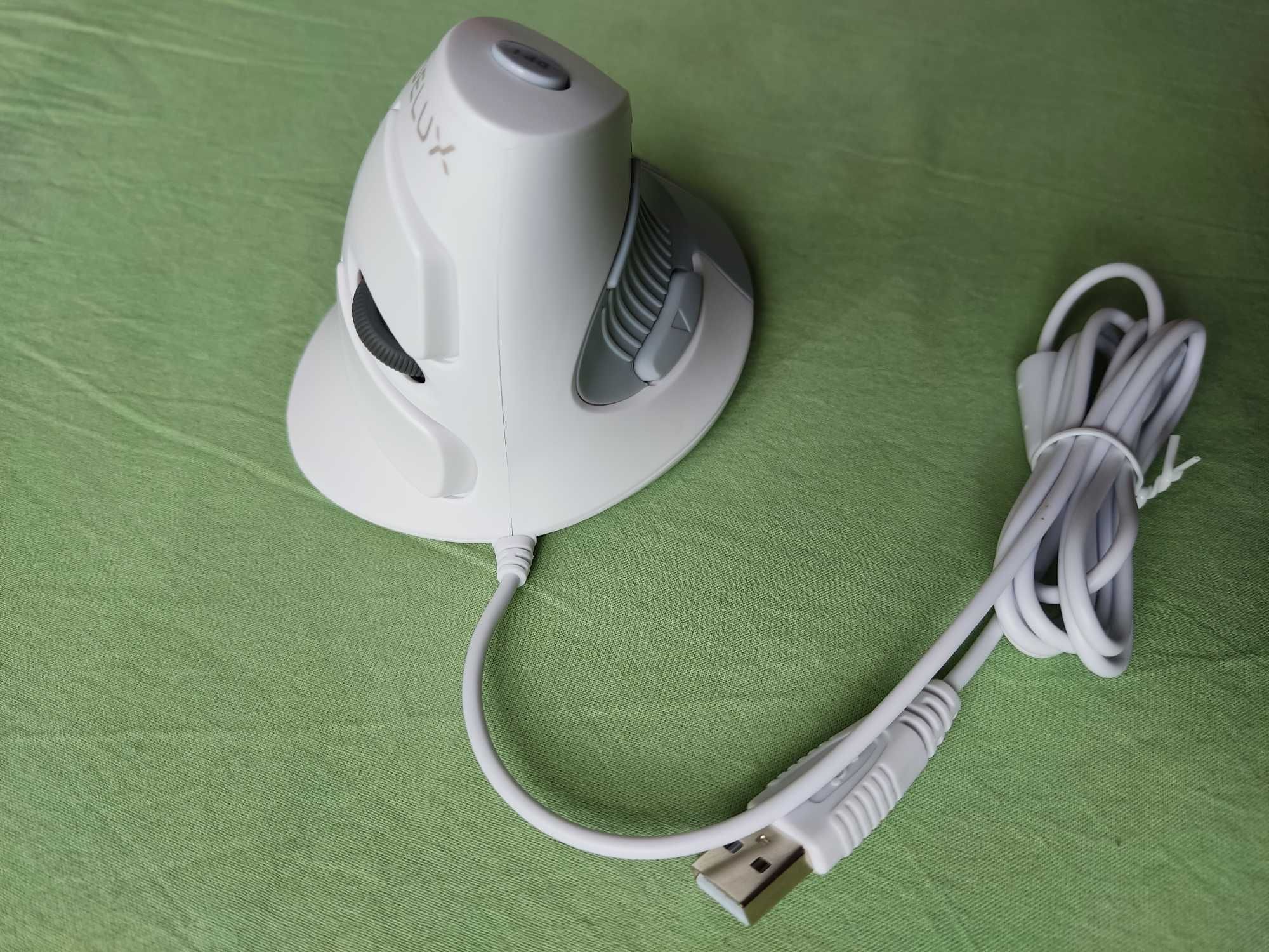Эргономичная вертикальная мышь Vertical Mouse Delux M618BU тихий клик
