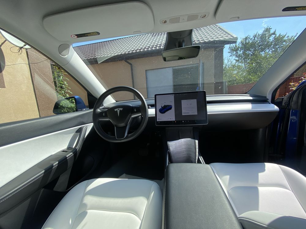 Model Y 2021.